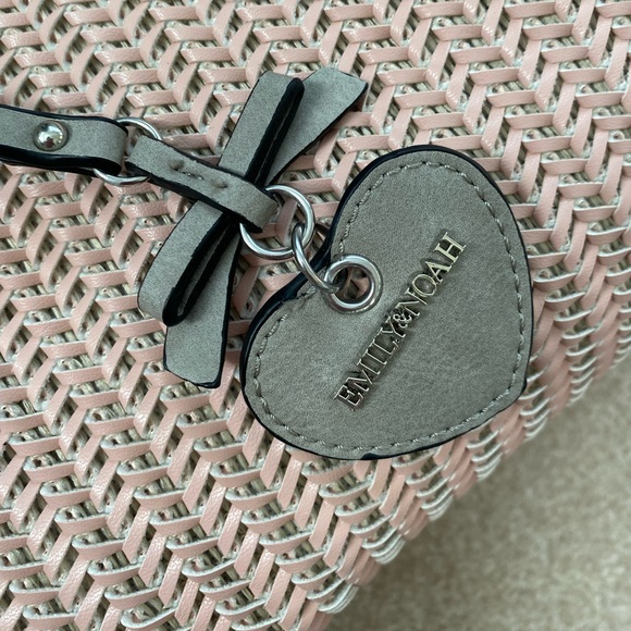 Emily & Noah bag EUC - Picture 3 of 10